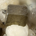 siderite sur calcite 8769 champ 2mm.jpg