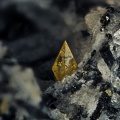 Titanite magnetite ravin des chomets le Mont Dore Puy de Dome ch2mm.jpg