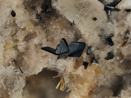 Hématite Enstatite Tridymite - Ravin des Chèvres - Mont-Dore - Puy de Dôme