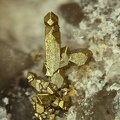 Pyrite St Julien-Molin-Molette (carrière)-Loire-AM-champ 0.8 mm.jpg