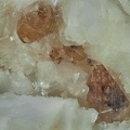 Titanite sur Oligoclase - Rocher du Bari - Mercus Gabarret - Ariège
