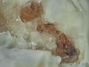 Titanite sur Oligoclase - Rocher du Bari - Mercus Gabarret - Ariège