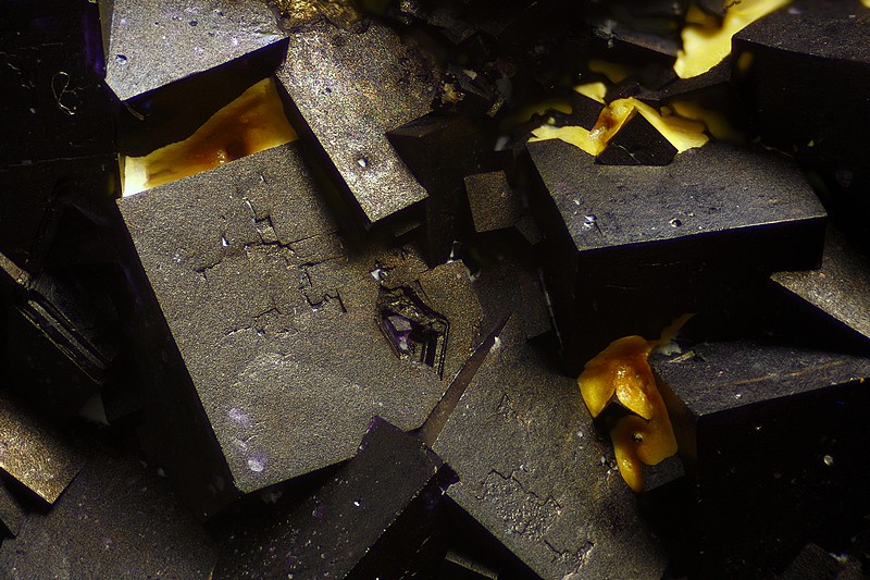 Antozonite Le Charbonier Coll. V. Galéa-Clolus Phot. PGC Fov 2,7mm r.jpg