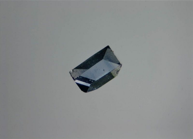 Saphir - Sioulot - Prades - Puy de Dôme - JCC - Taille du cristal 4 mm.jpg