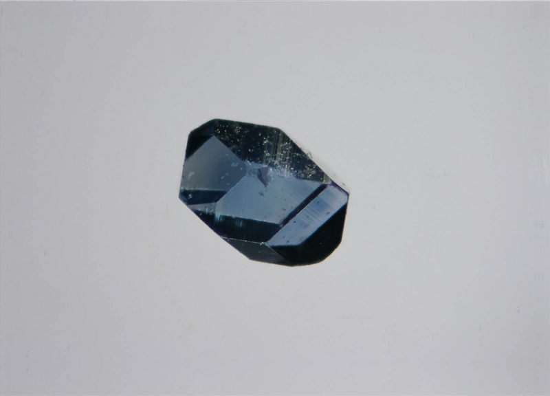 Saphir - Sioulot - Prades - Puy de Dôme - JCC - Taille du cristal 4,5  mm.jpg