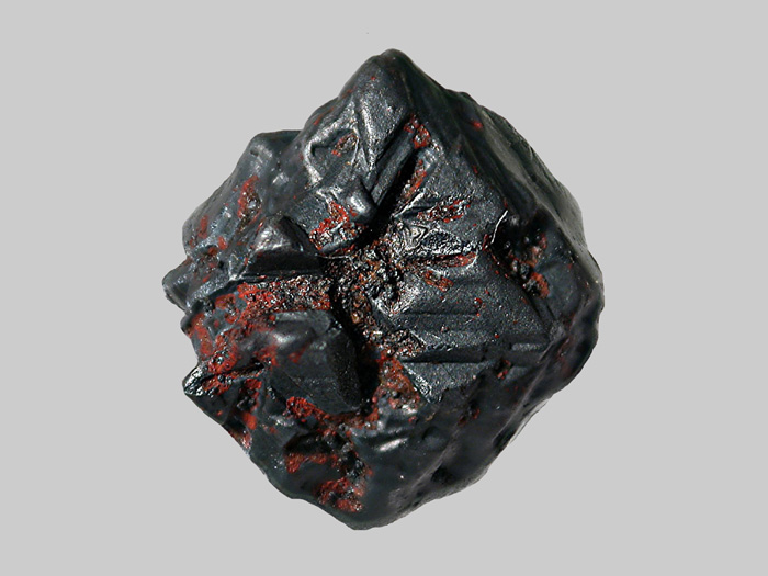 Magnétite - Mont Croustet - Ceyssac - Haute-Loire - FP - Taille 6mm.jpg