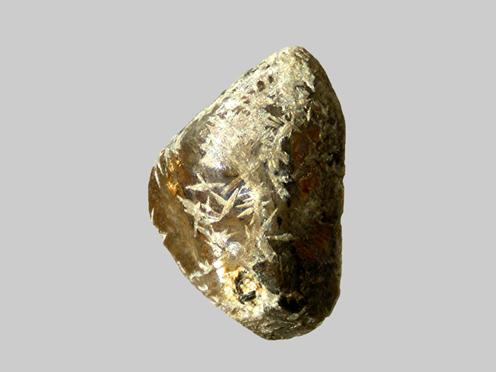 Zircon - Calcite - Riou des Brus - Espaly-Saint-Marcel - Haute-Loire - FP - Taille 3mm.jpg