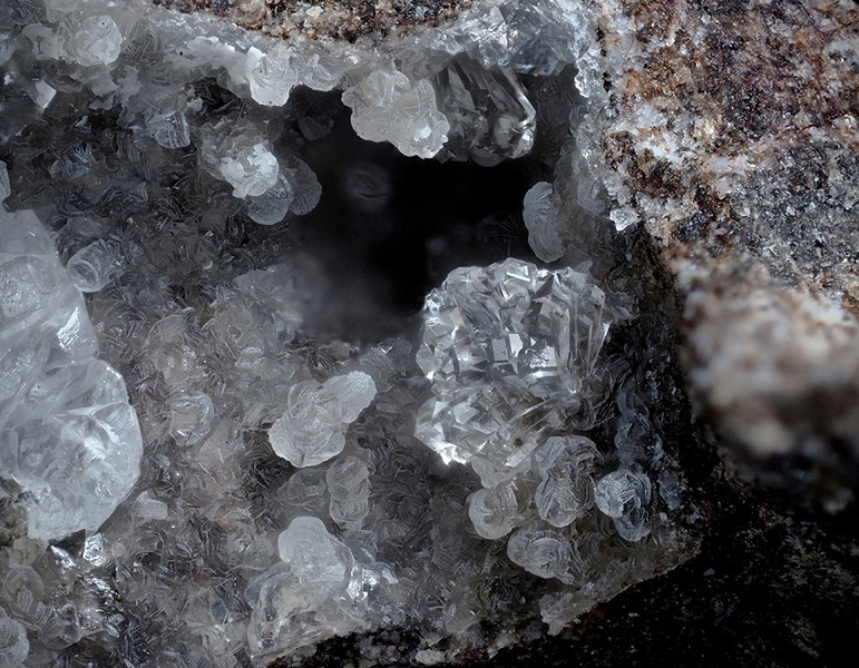 Phillipsite Calcite - Goudet - Ardèche champ 2.jpg