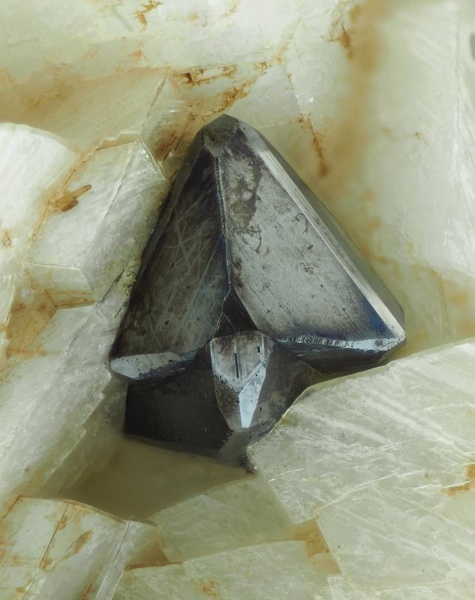 Tétraédrite-Loiras (carrière)-Usclas du Bosc-Hérault-AM-champ 2.3 mm .jpg