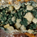 Leucophosphite  Dufrénite - Les Montmins - Échassières - Ébreuil - Allier