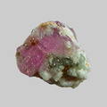 Rubis - Anorthite - Pargasite - Peygerolles - Saint-Privat-du-Dragon - Haute-Loire - FP - Taille 0,5mm