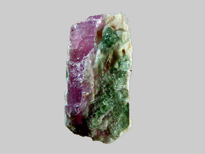 Rubis - Anorthite - Pargasite - Peygerolles - Saint-Privat-du-Dragon - Haute-Loire - FP - Taille 1mm.jpg