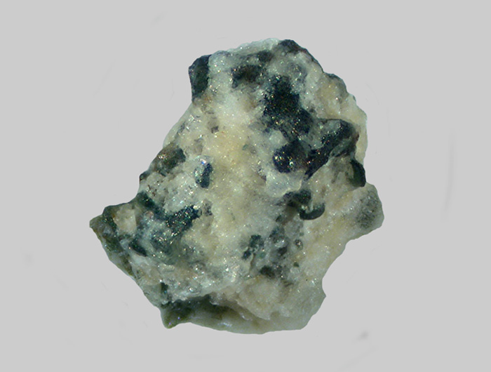Spinelle - Anorthite - Peygerolles - Saint-Privat-du-Dragon - Haute-Loire - FP - Taille 1mm.jpg