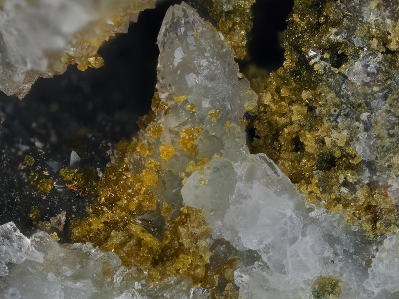 Gorceixite quartz mine de l'eperon Beauvoir Echassieres Allier ch2mm.jpg