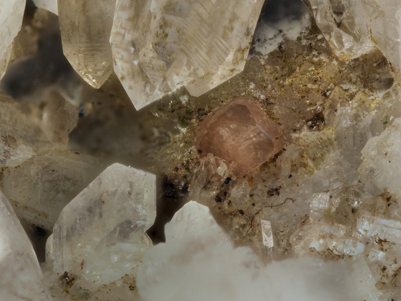 monazite-Ce quartz col du tourmalet Bareges  hautes pyrénées ch2mm.jpg
