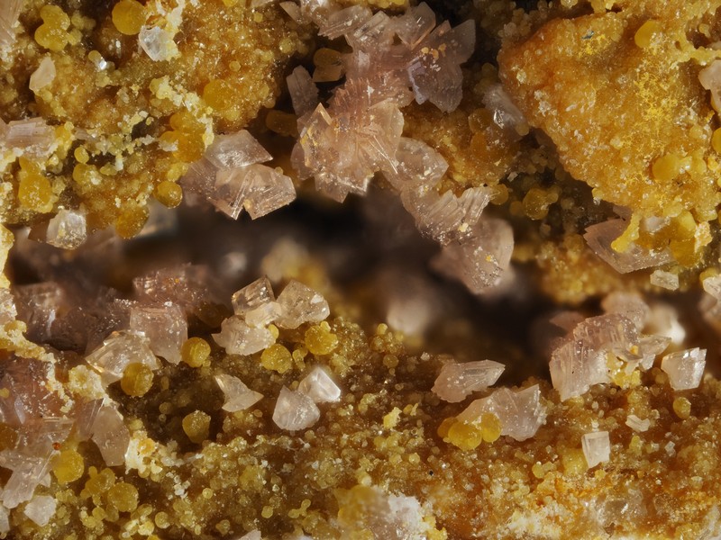leucophosphite cyrilovite puech de le leguo la Capelle Bleys Aveyron ch1mm.jpg