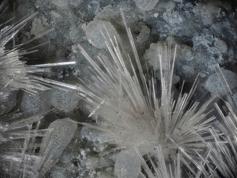 picropharmacolite calcite  Ste Marie aux Mines haut Rhin  ch3.2mm.jpg