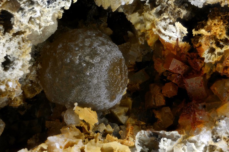 Smithsonite Fluorite - Carrière de Birrity - Arbouet-Sussaute - Pyrénées-Atlantiques