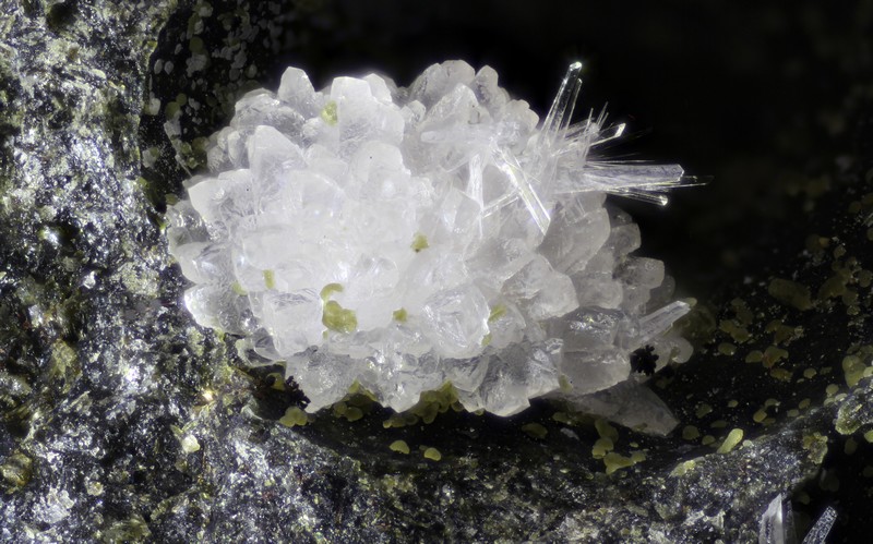 aragonite-calcite 987-243-1a            cv 3mm.jpg