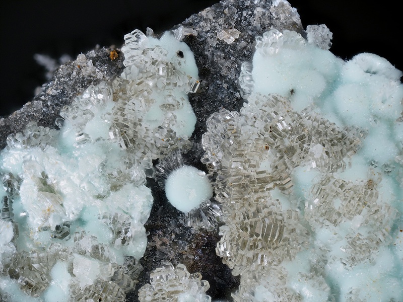 Aurichalcite  Hemimorphite - La Sanguinède - Gard champ 4.jpg